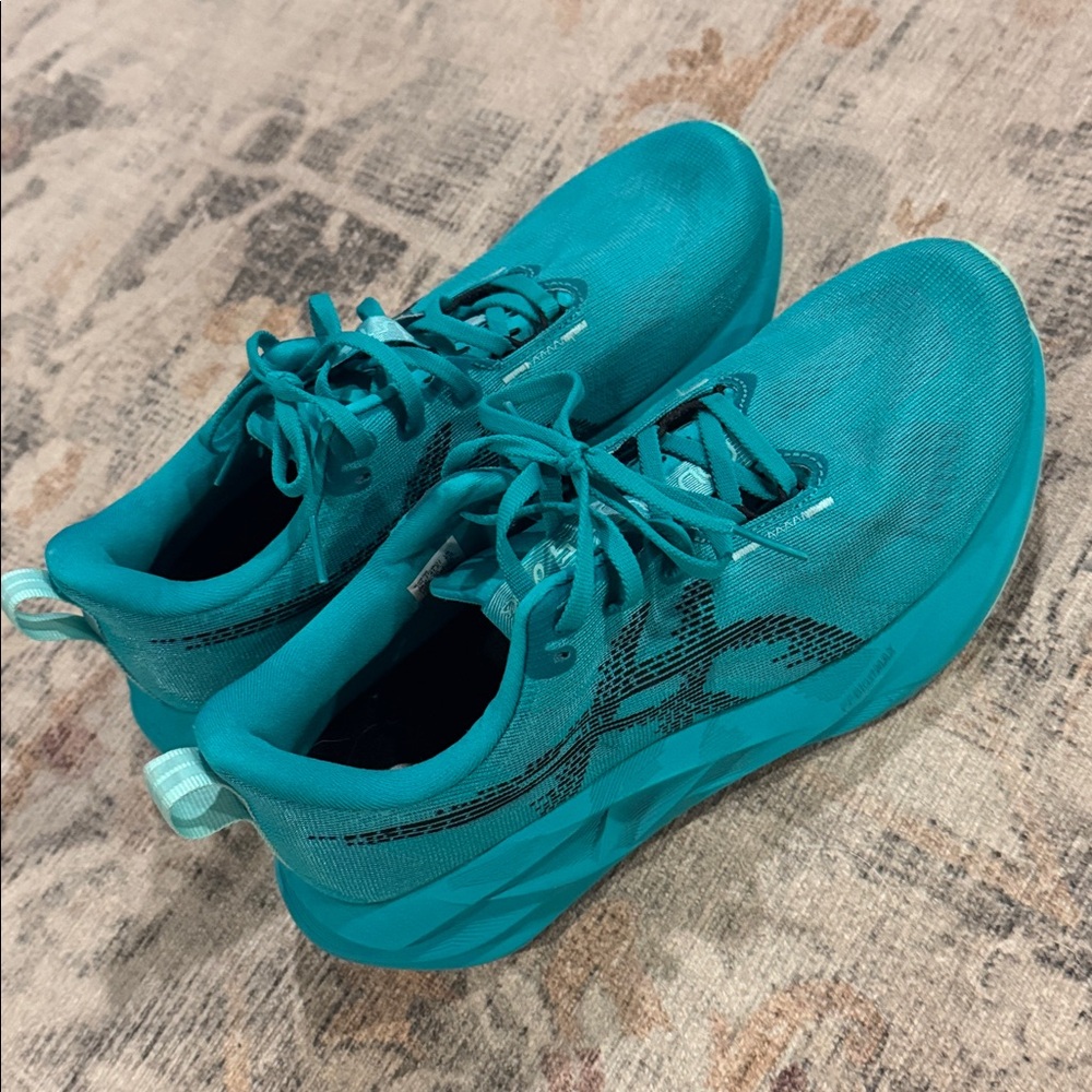 ASICS nova blast teal 9.5